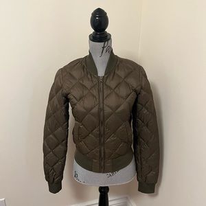 Aritzia Parklife Quilted Bomber Jacket in Army Green, S